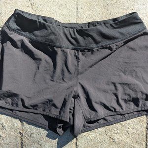 Women's Brooks running shorts: M